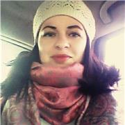 Docente di geografia impartisce lezioni di geografia e inglese per bambini delle elementari